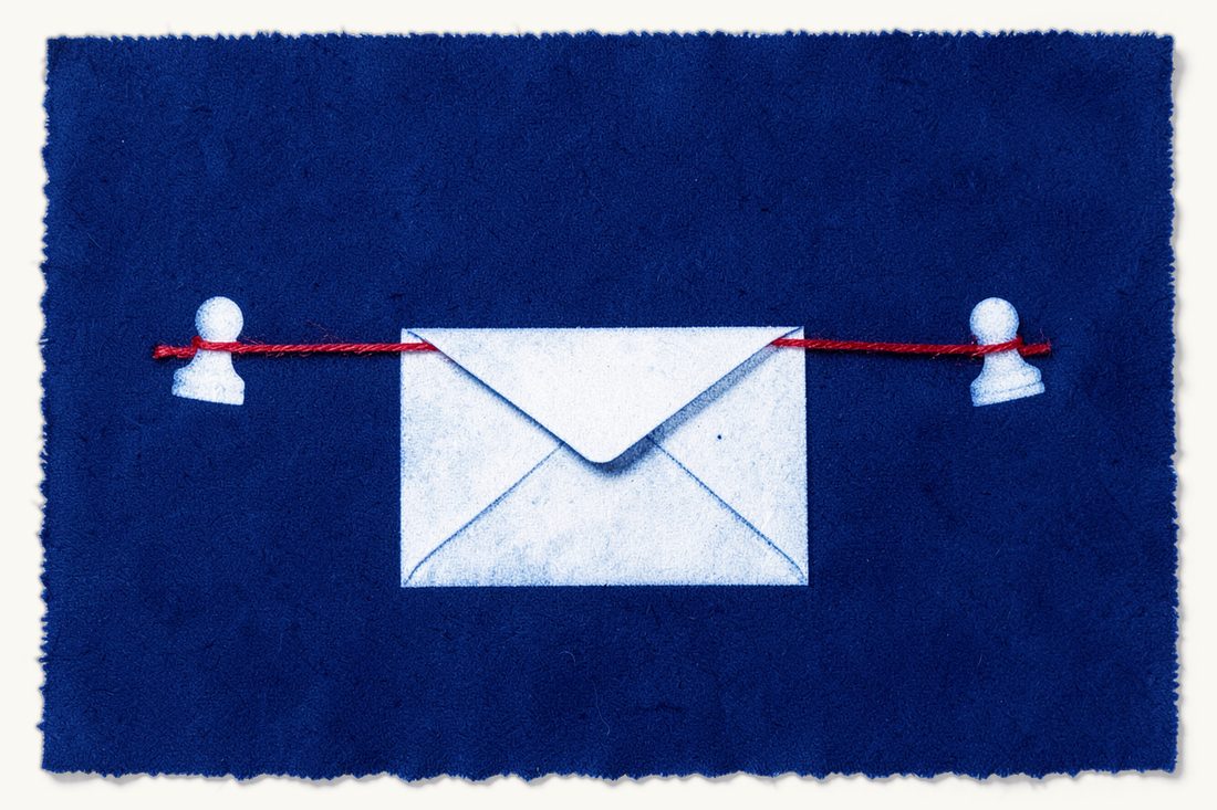 What arbitration in Turkey means: two facing chess pawns tied to a red thread that holds a large closed envelope between them, cyanotype print