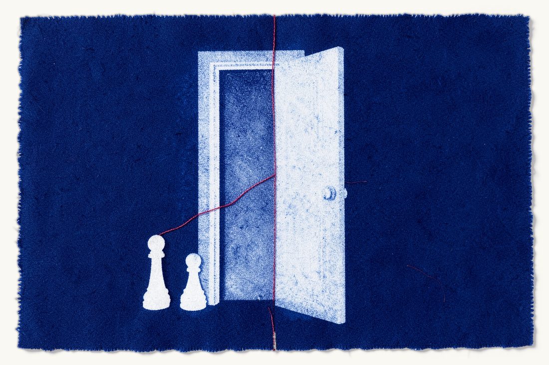 Foreign national in the criminal process in Türkiye: a tall half-open door with a small chess pawn at its threshold and a red thread running through the gap to a loose end, cyanotype print