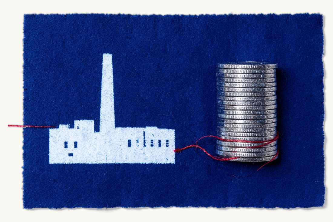 Corporate exposure to bribery in Türkiye: a large factory with a chimney, a tall stack of plain coins beside it and a red thread winding twice around the factory base, cyanotype print