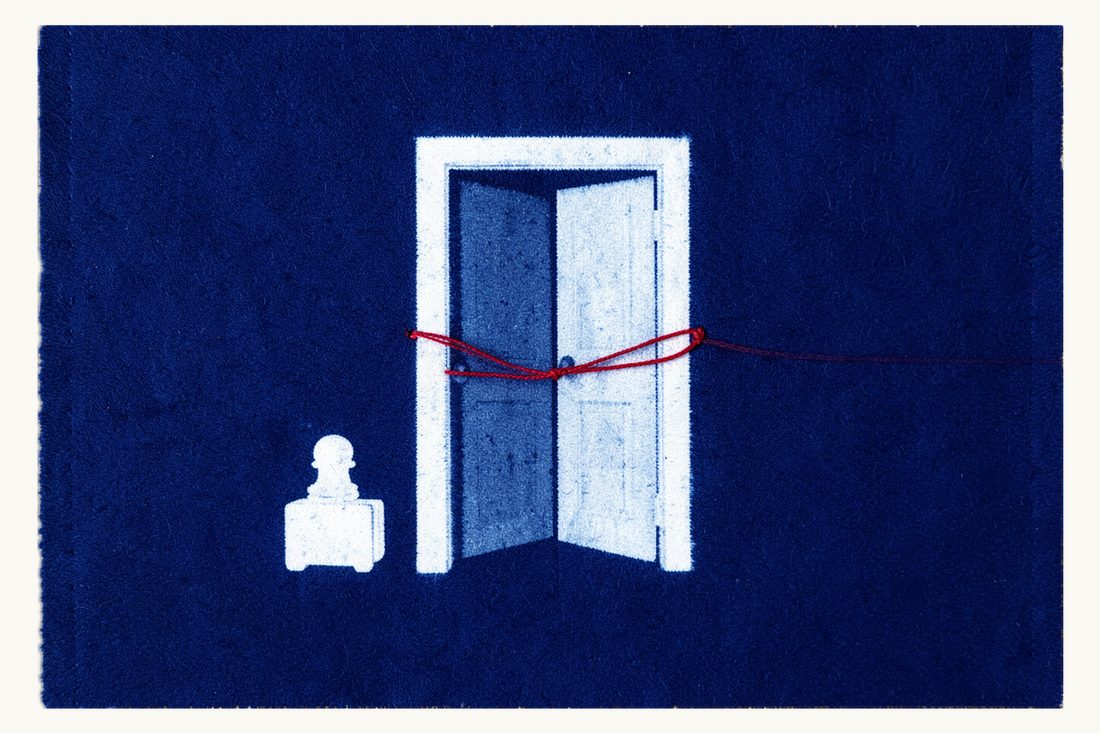 Entry ban for foreigners in Türkiye: a half-open door barred by a taut red thread, a chess pawn with a small suitcase waiting before it, cyanotype print