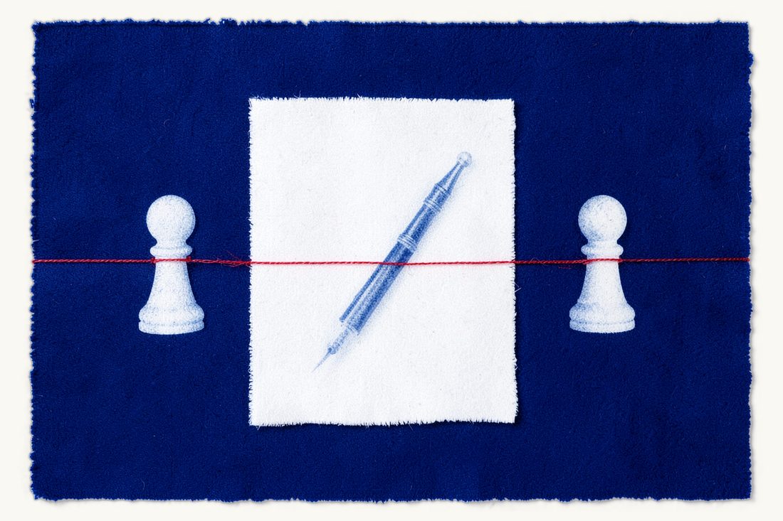 Shareholders' agreement between business partners: a blank sheet of paper with a fountain pen between two chess pawns, joined by a red thread